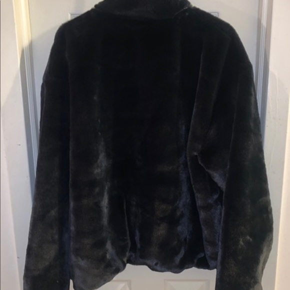 COPY - Nike Faux Fur Coat - Picture 5 of 6